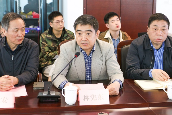 1555318927125454.jpeg 图2 中国造船工程学会秘书长林宪东主持.JPEG